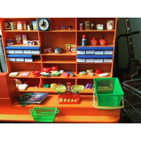 Grote vintage speelgoedwinkel van Geobra